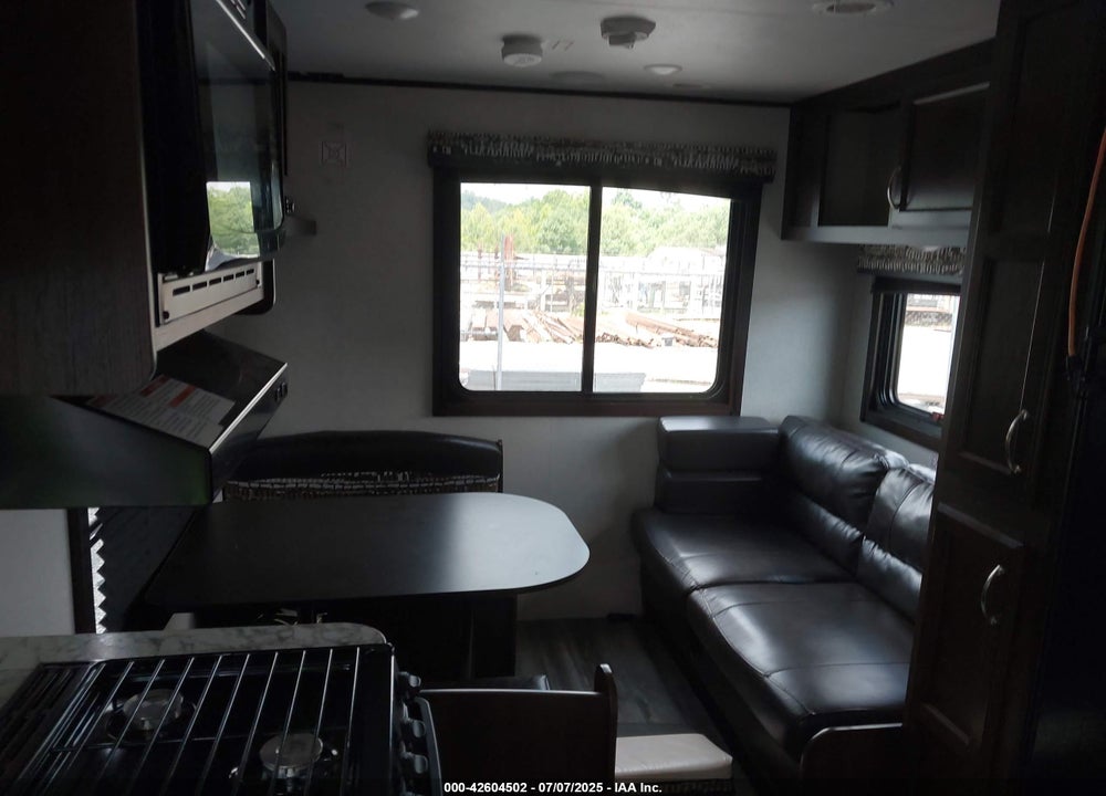 2018 JAYCO TRAVEL TRLR VIN: 1UJBJ0BLXJ17Z0318