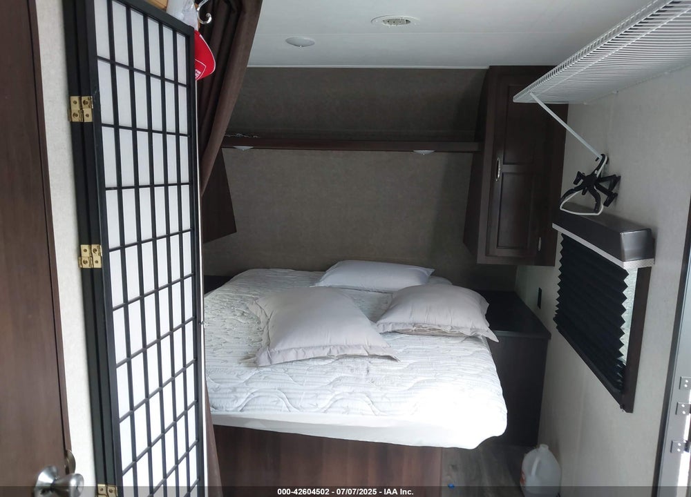 2018 JAYCO TRAVEL TRLR VIN: 1UJBJ0BLXJ17Z0318