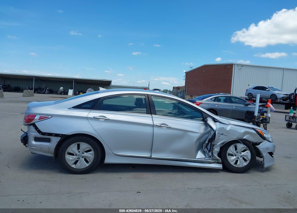 2015 HYUNDAI SONATA HYBRID VIN: KMHEC4A4XFA138357