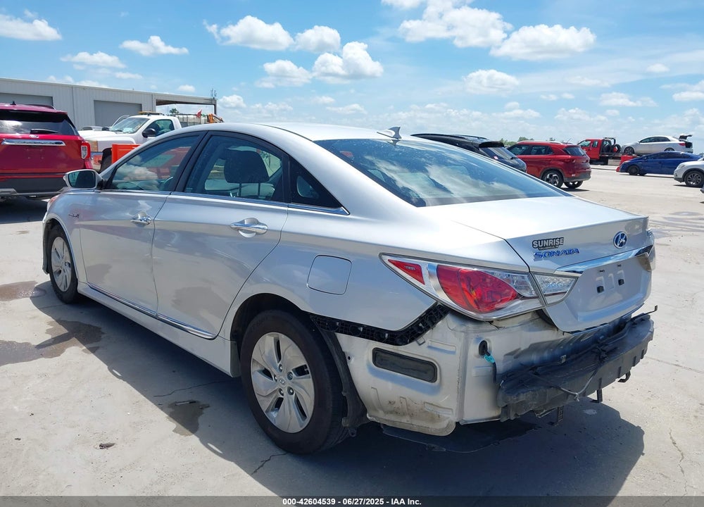 2015 HYUNDAI SONATA HYBRID VIN: KMHEC4A4XFA138357