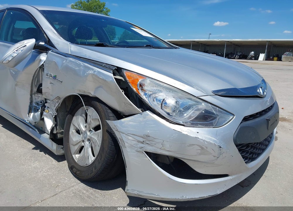 2015 HYUNDAI SONATA HYBRID VIN: KMHEC4A4XFA138357