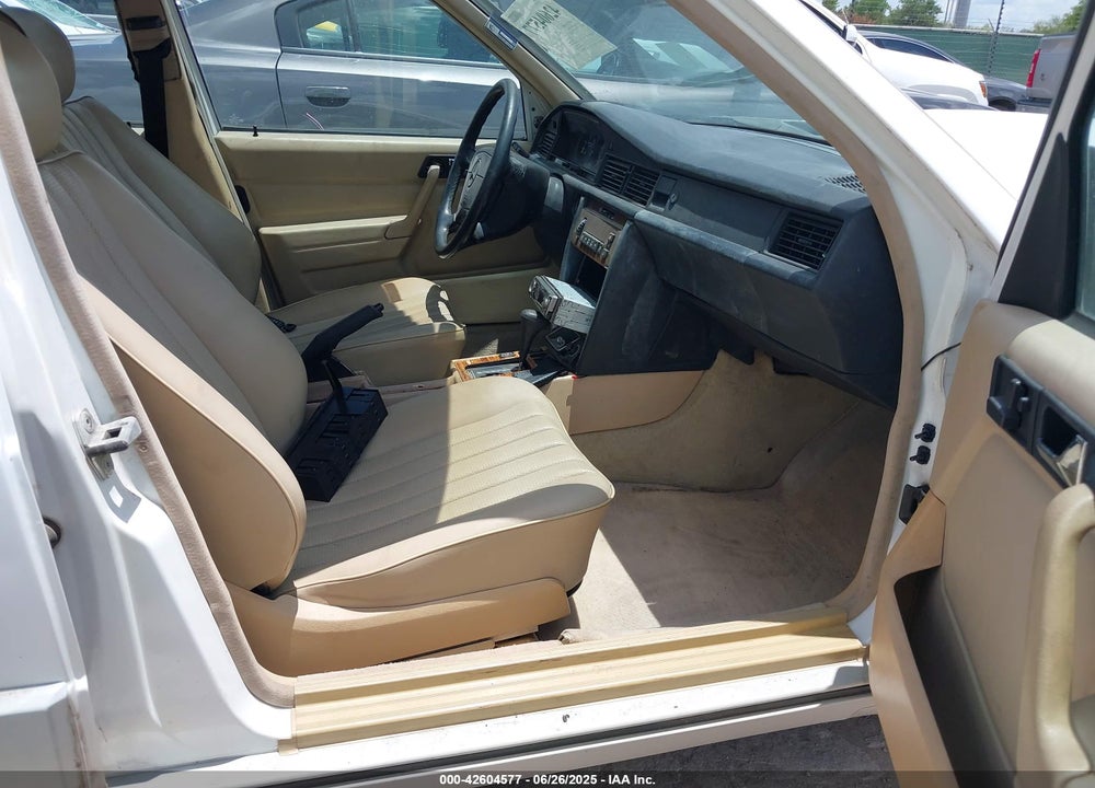1991 MERCEDES-BENZ 190 E 2.3 VIN: WDBDA28D8MF756484
