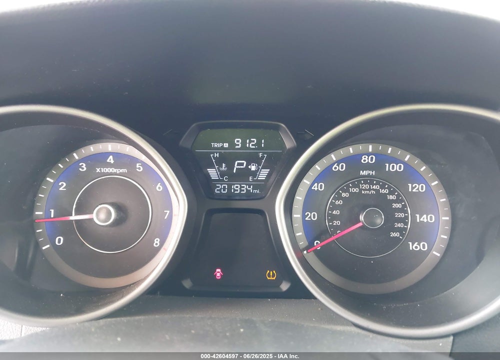 2014 HYUNDAI ELANTRA VIN: KMHDH4AEXEU159857