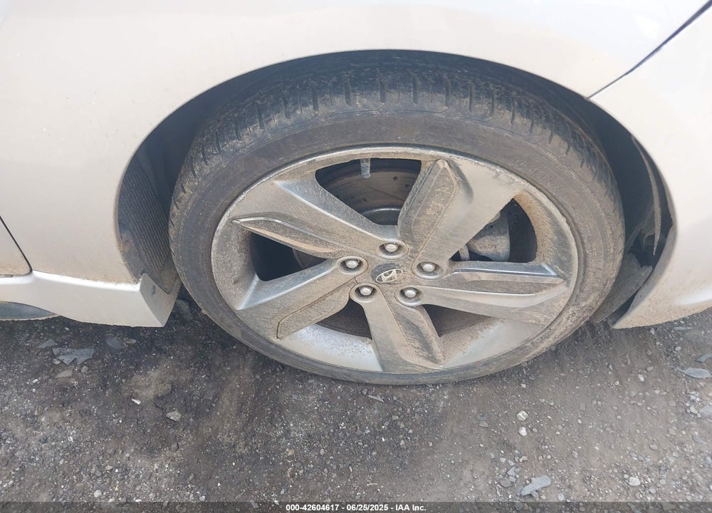 2013 HYUNDAI VELOSTER VIN: KMHTC6AE1DU177023