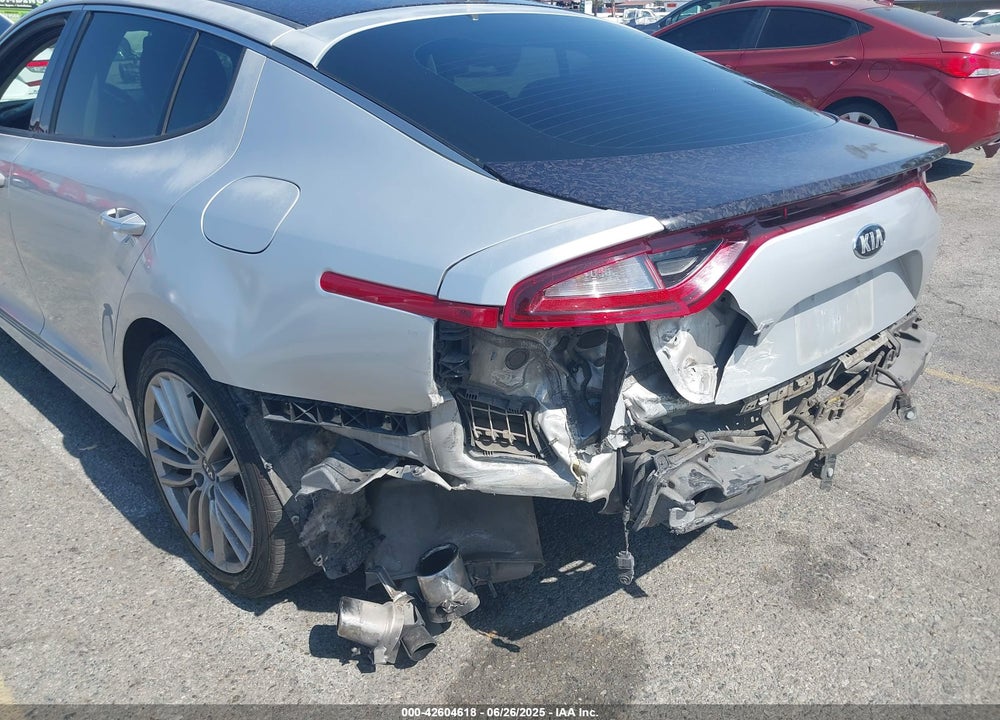 2018 KIA STINGER VIN: KNAE15LAXJ6011412