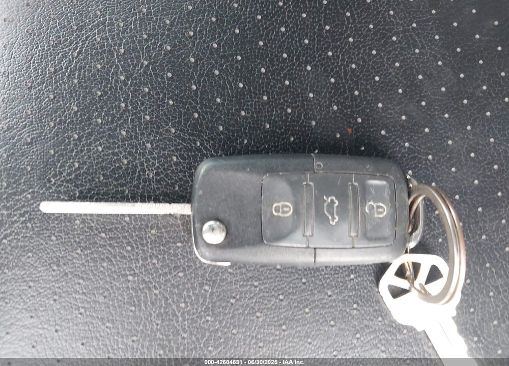 2006 VOLKSWAGEN BEETLE VIN: 3VWRF31Y66M330188