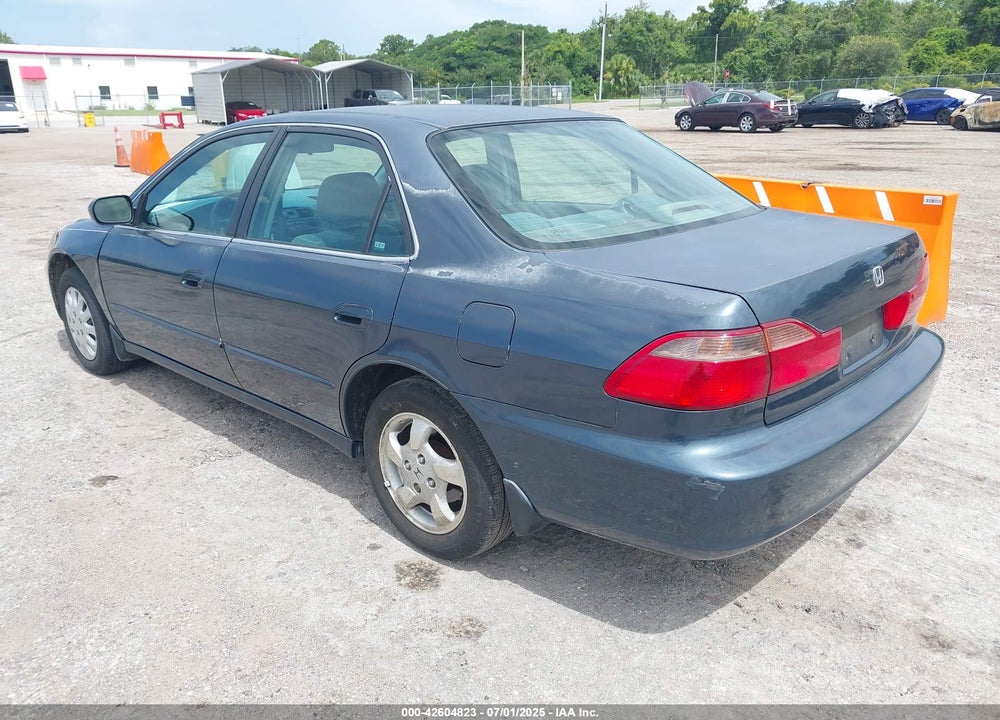 1998 HONDA ACCORD EX VIN: 1HGCG5556WA138706