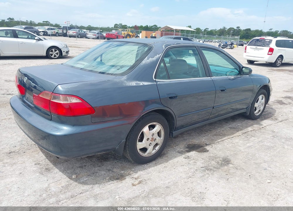 1998 HONDA ACCORD EX VIN: 1HGCG5556WA138706
