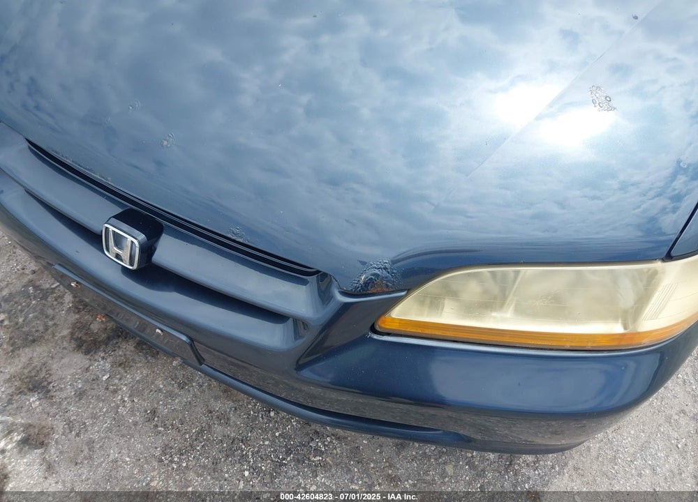 1998 HONDA ACCORD EX VIN: 1HGCG5556WA138706