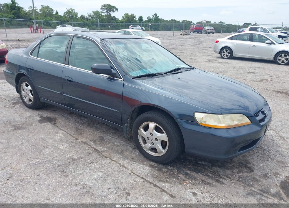 1998 HONDA ACCORD EX VIN: 1HGCG5556WA138706