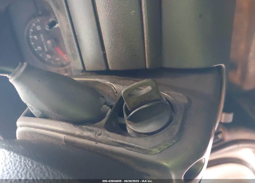 2008 FORD CROWN VICTORIA VIN: 2FAHP71V98X102529