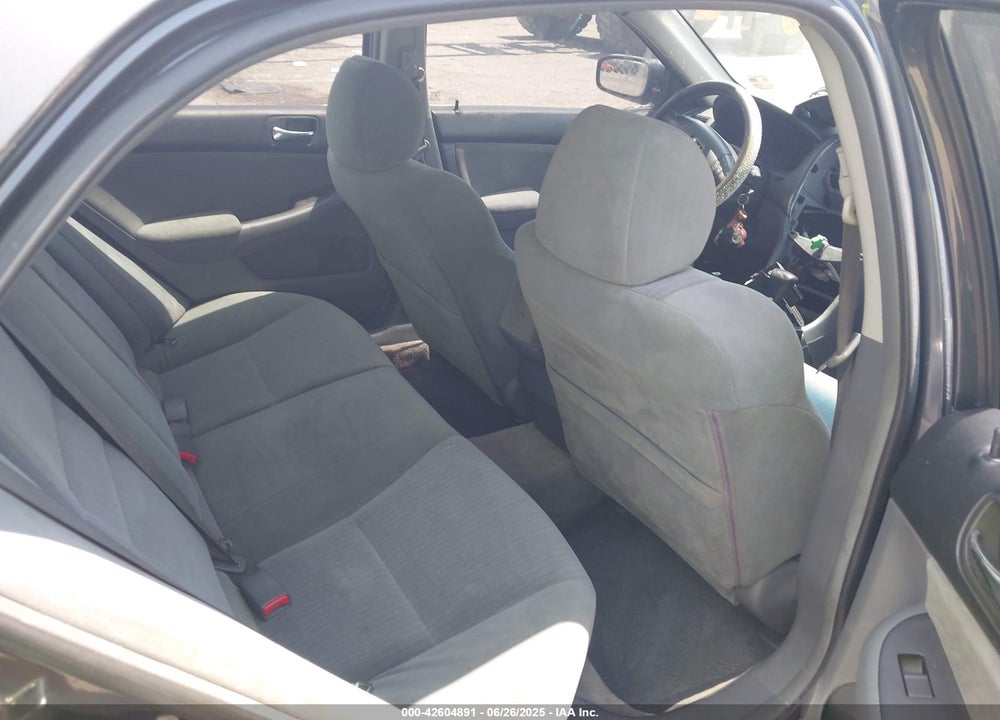 2004 HONDA ACCORD 2.4 LX VIN: 3HGCM56354G705590