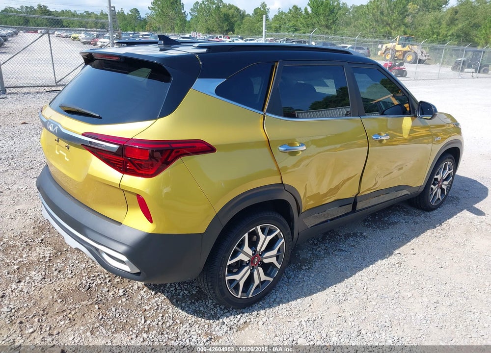 2023 KIA SELTOS VIN: KNDETCA25P7443311