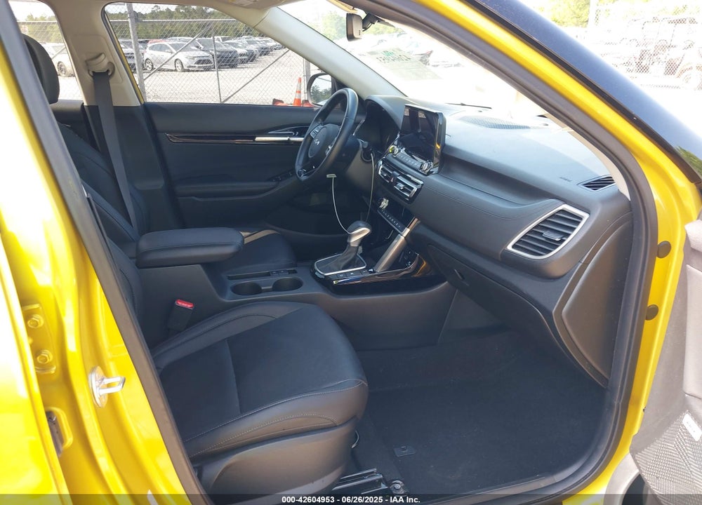 2023 KIA SELTOS VIN: KNDETCA25P7443311