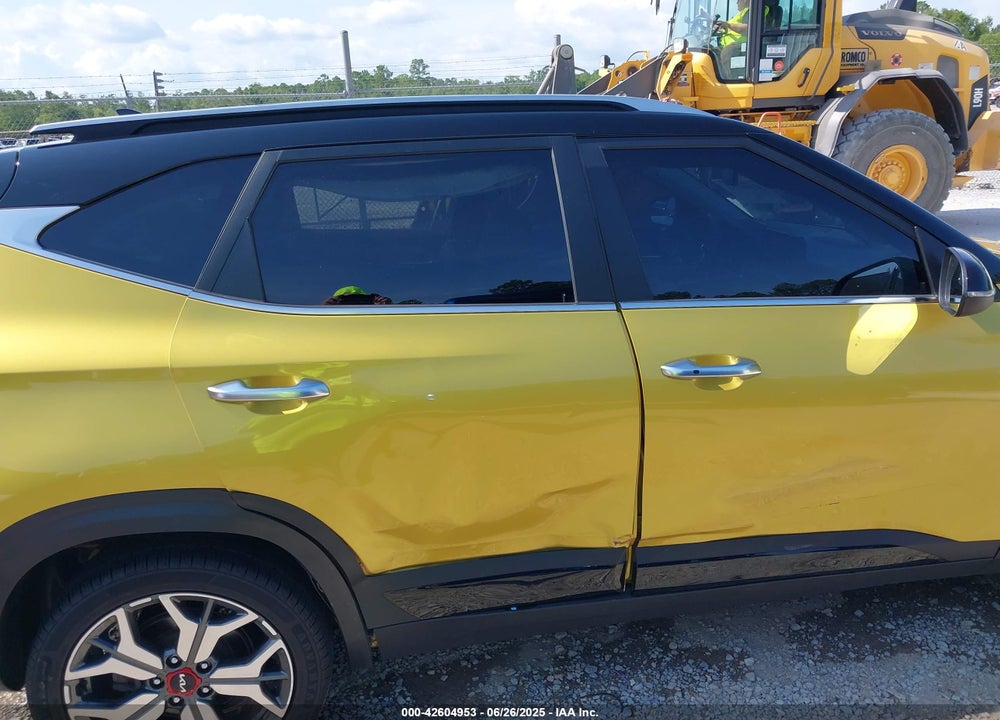 2023 KIA SELTOS VIN: KNDETCA25P7443311