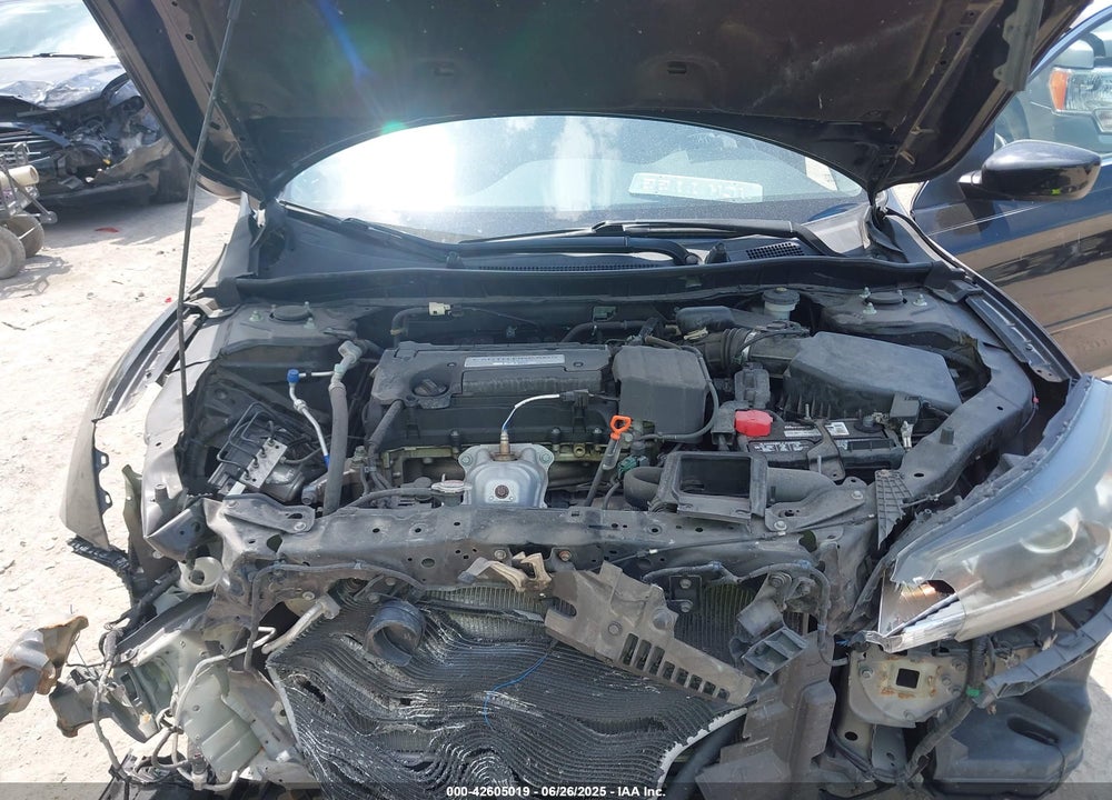 2015 HONDA ACCORD VIN: 1HGCR2F33FA178084