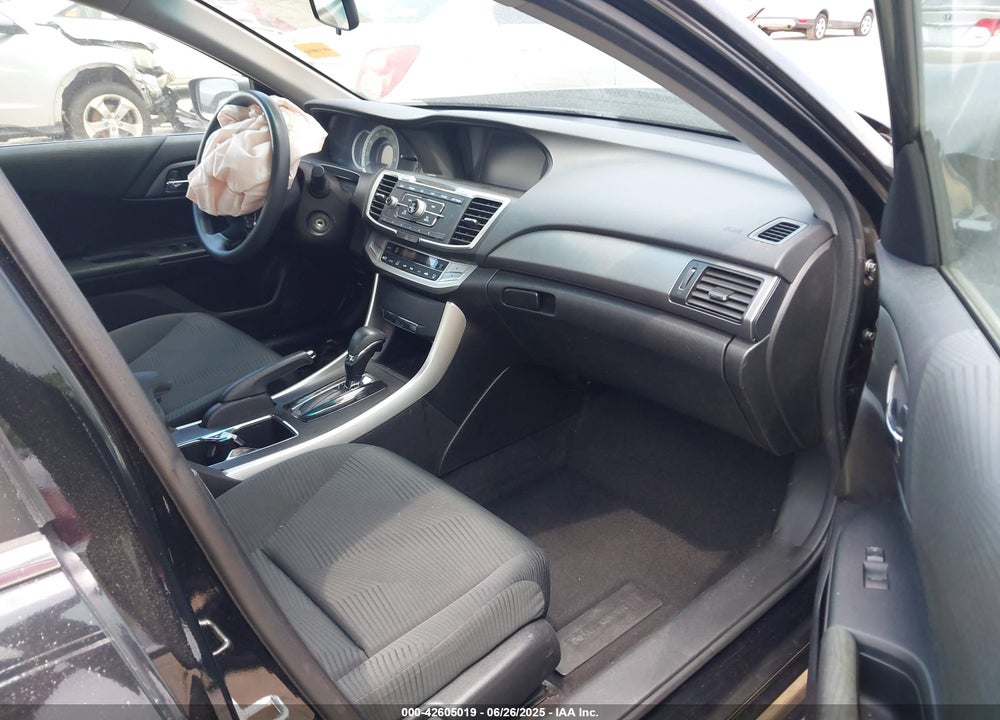 2015 HONDA ACCORD VIN: 1HGCR2F33FA178084
