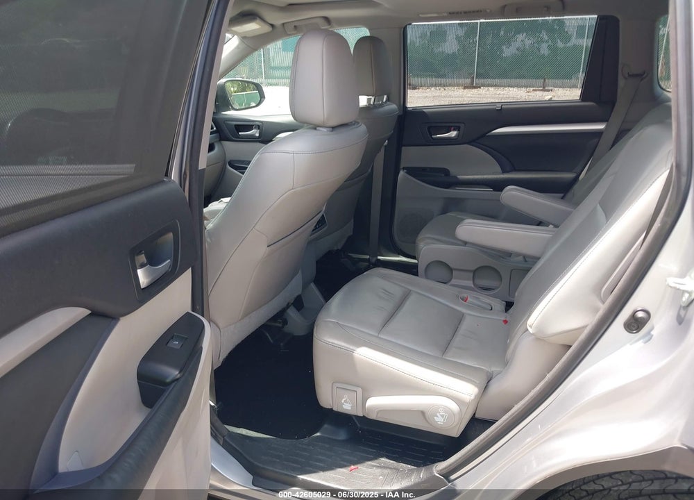 2015 TOYOTA HIGHLANDER VIN: 5TDJKRFH9FS150033