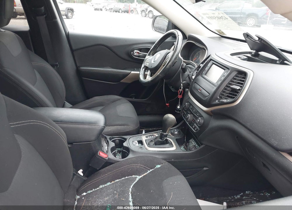 2017 JEEP CHEROKEE VIN: 1C4PJMCB0HW637950