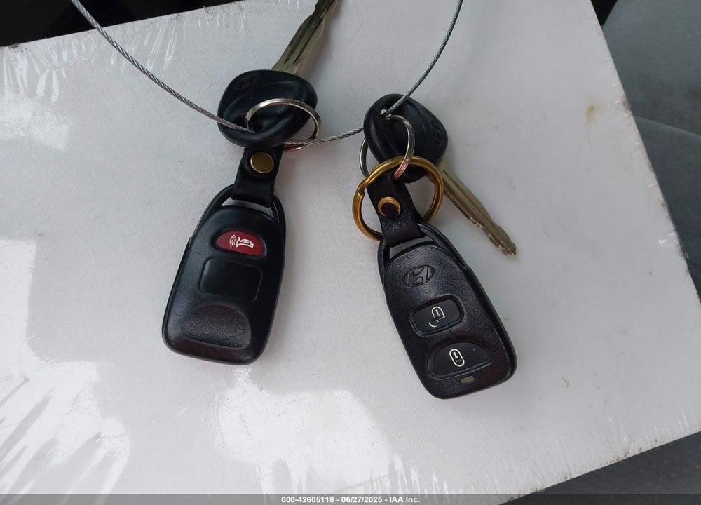 2008 HYUNDAI SANTA FE VIN: 5NMSH73E28H177856