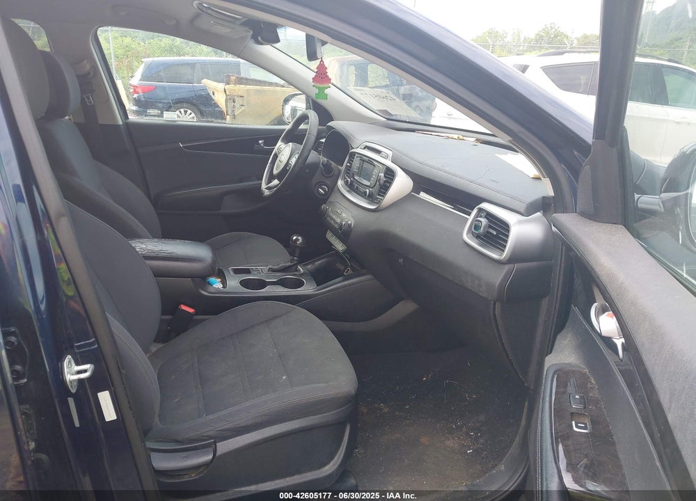 2016 KIA SORENTO VIN: 5XYPG4A3XGG070507