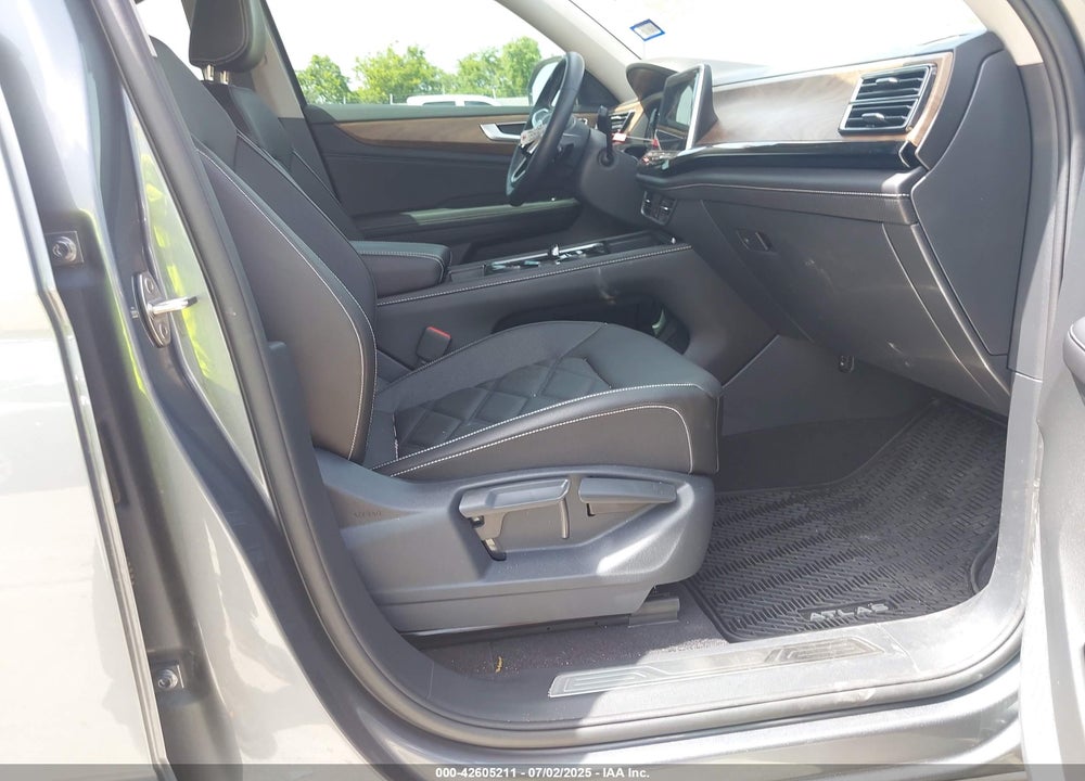 2024 VOLKSWAGEN ATLAS VIN: 1V2WR2CA6RC542617