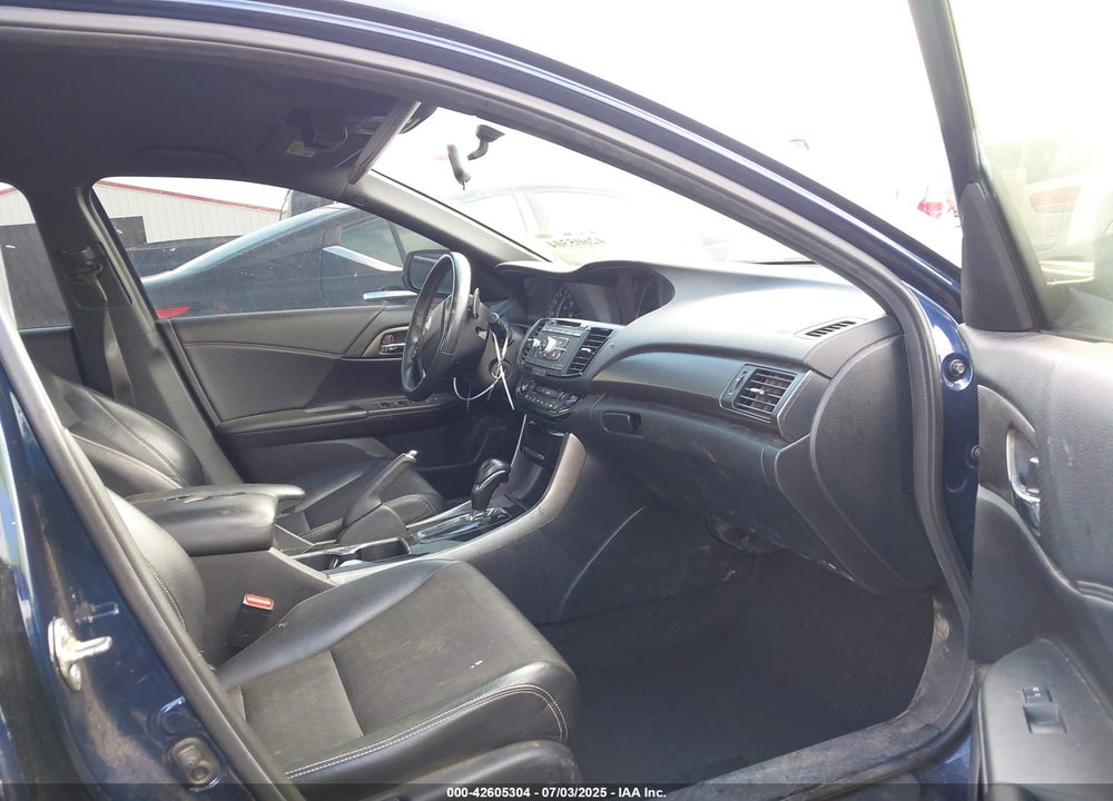 2016 HONDA ACCORD VIN: 1HGCR2F53GA185880