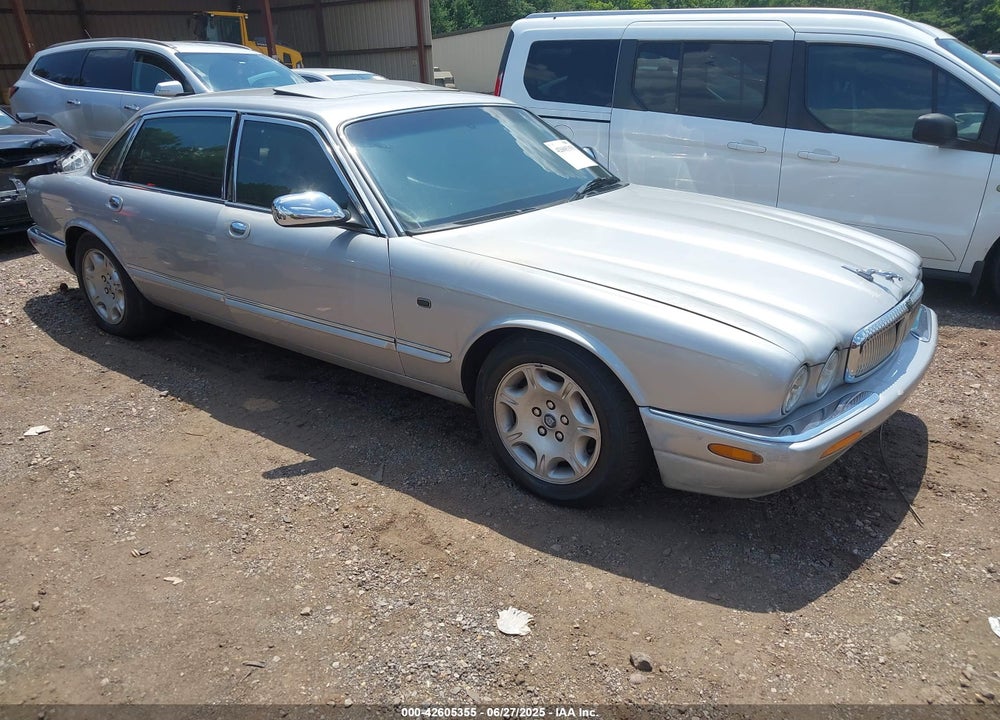 2002 JAGUAR XJ8 VANDEN PLAS VIN: SAJDA24C12LF48464