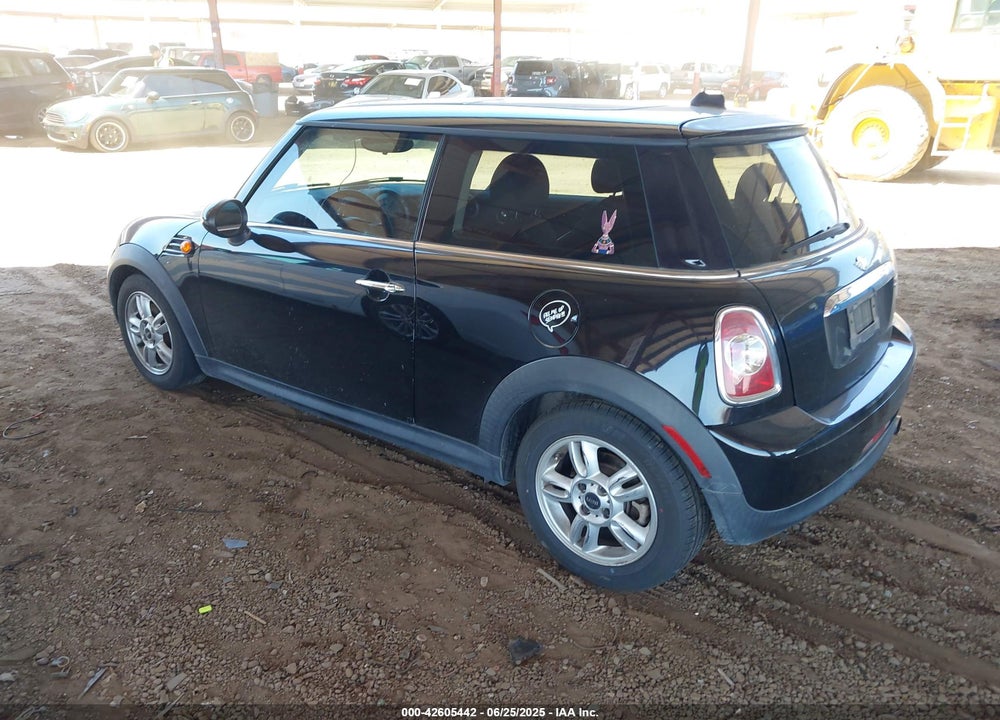 2013 MINI COOPER VIN: WMWSU3C59DT549459