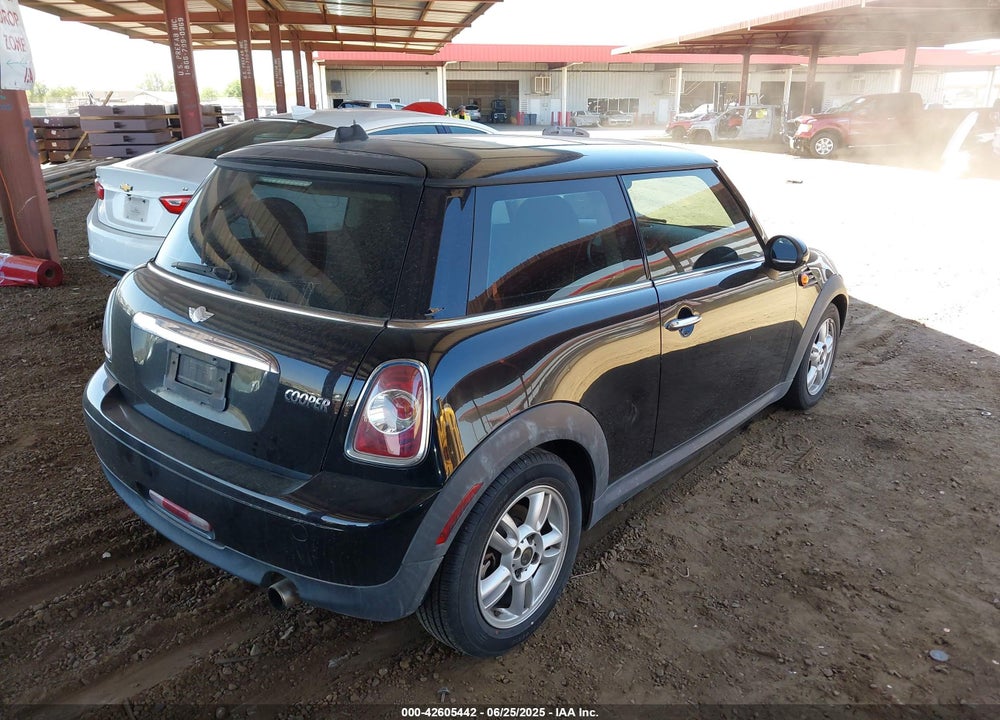 2013 MINI COOPER VIN: WMWSU3C59DT549459
