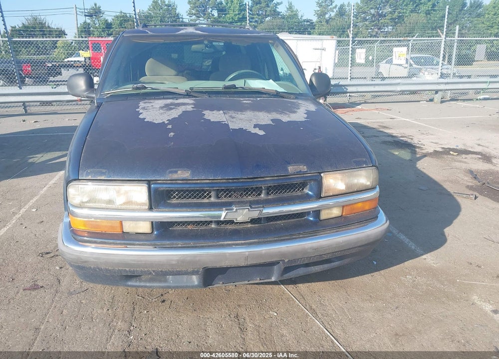 1998 CHEVROLET BLAZER LT VIN: 1GNCS13W6W2265944