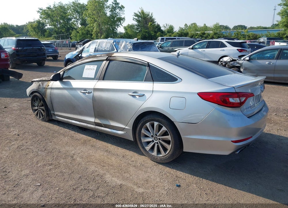 2015 HYUNDAI SONATA VIN: 5NPE34AF1FH240743