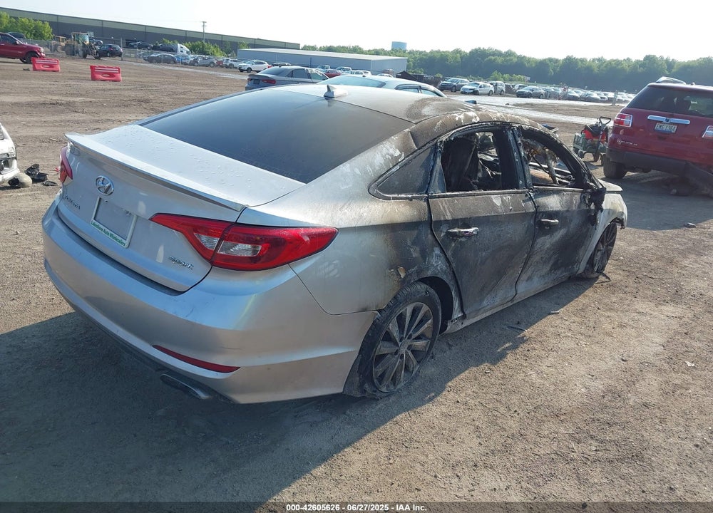 2015 HYUNDAI SONATA VIN: 5NPE34AF1FH240743