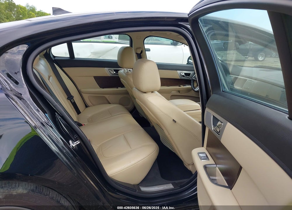 2013 JAGUAR XF VIN: SAJWA0ES9DPS98645