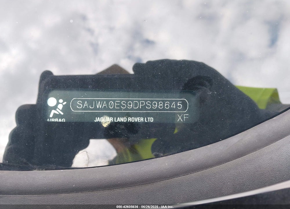 2013 JAGUAR XF VIN: SAJWA0ES9DPS98645