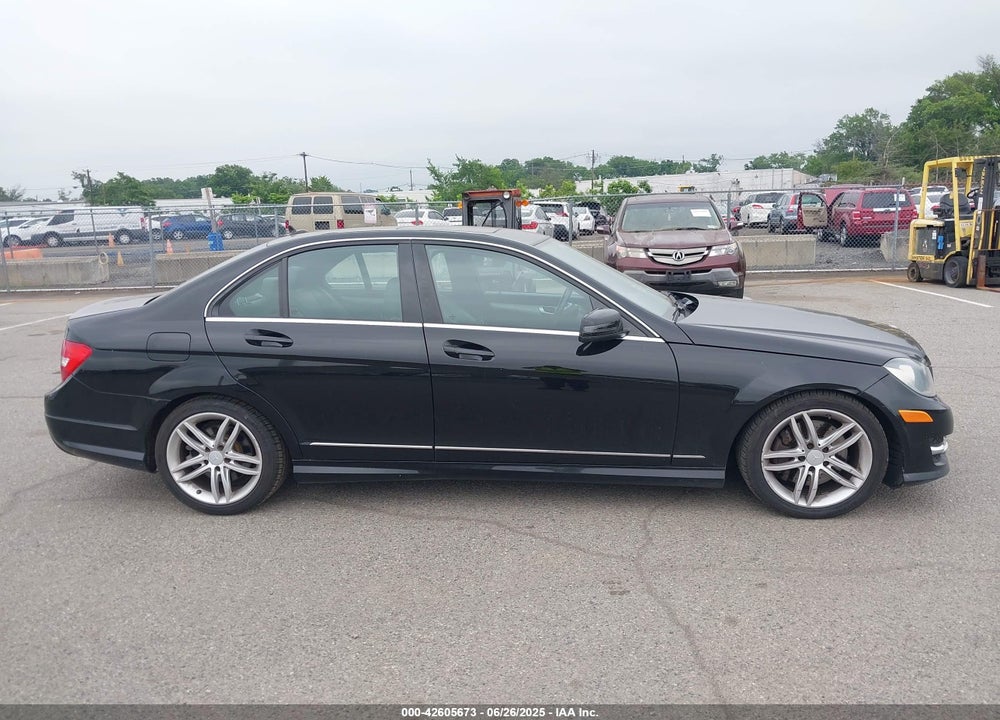2013 MERCEDES-BENZ C 300 LUXURY 4MATIC/SPORT 4MATIC VIN: WDDGF8AB7DR288313