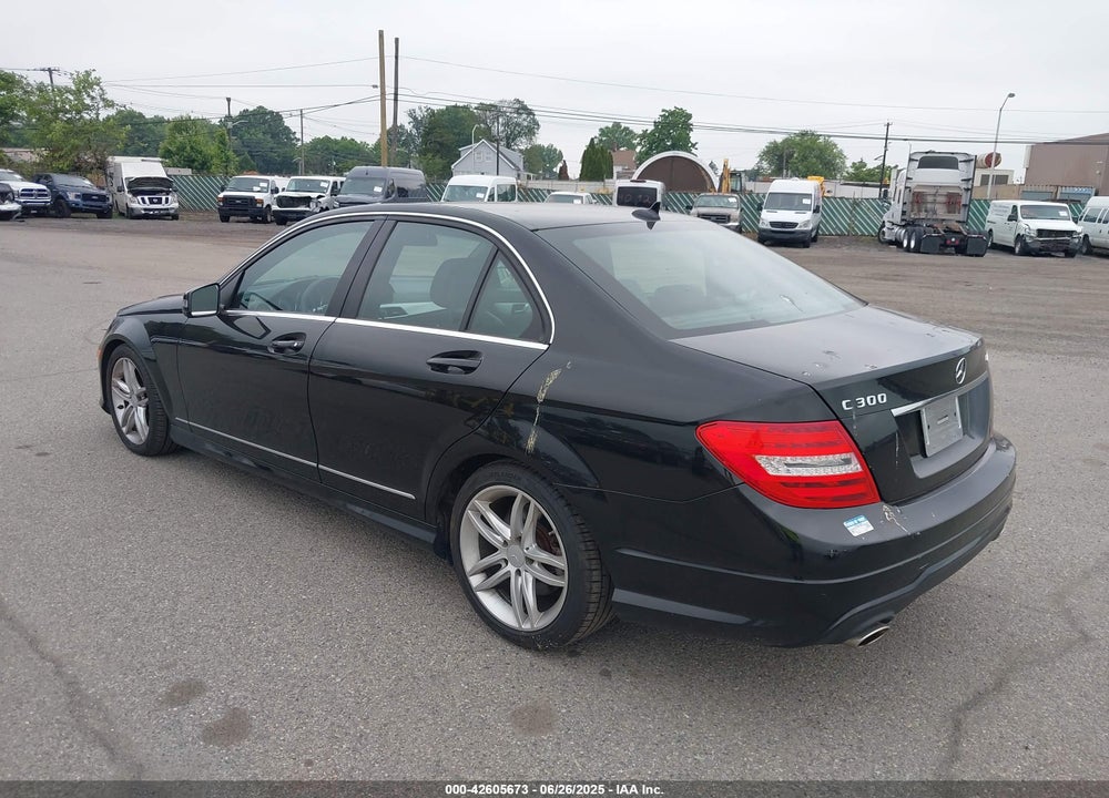 2013 MERCEDES-BENZ C 300 LUXURY 4MATIC/SPORT 4MATIC VIN: WDDGF8AB7DR288313