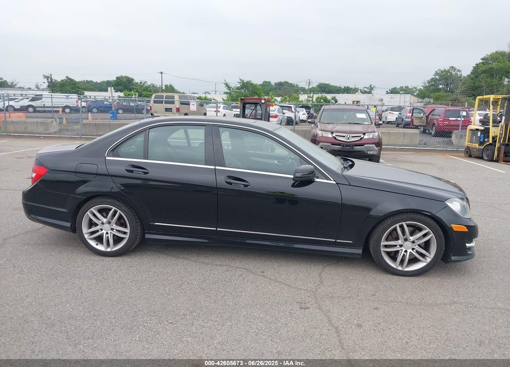 2013 MERCEDES-BENZ C 300 LUXURY 4MATIC/SPORT 4MATIC VIN: WDDGF8AB7DR288313