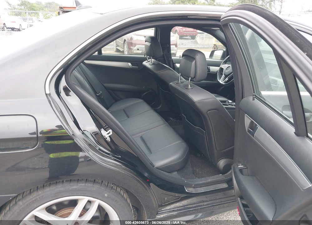 2013 MERCEDES-BENZ C 300 LUXURY 4MATIC/SPORT 4MATIC VIN: WDDGF8AB7DR288313