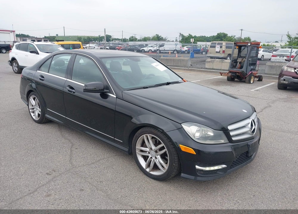 2013 MERCEDES-BENZ C 300 LUXURY 4MATIC/SPORT 4MATIC VIN: WDDGF8AB7DR288313