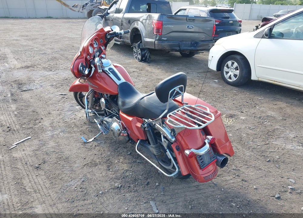 2011 HARLEY-DAVIDSON FLHX VIN: 1HD1KB413BB642778