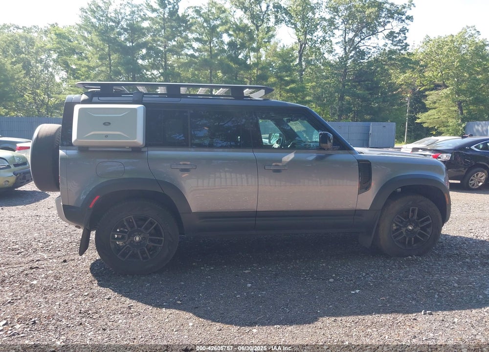 2023 LAND ROVER DEFENDER VIN: SALEJ7EXXP2205706