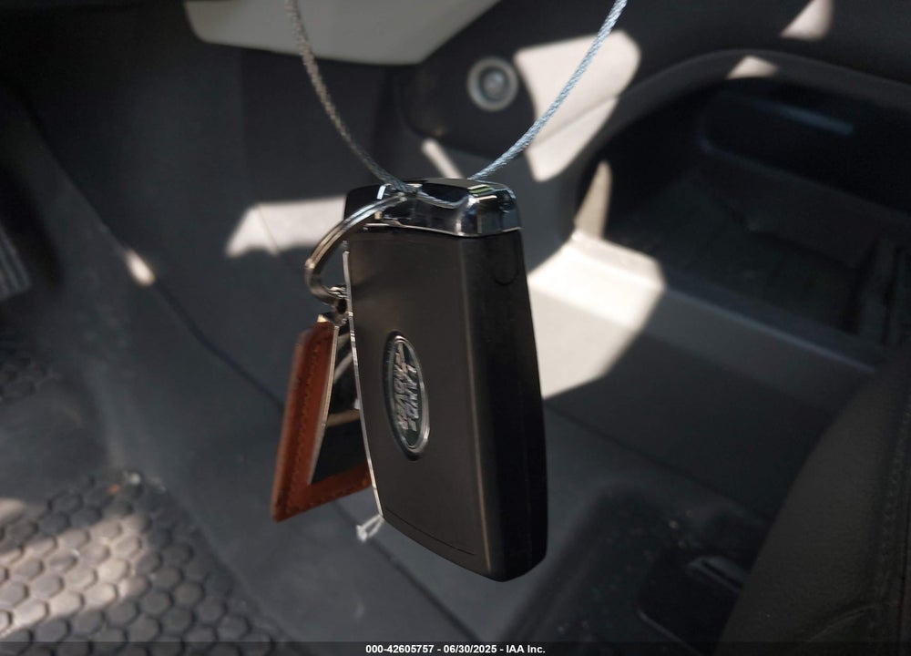 2023 LAND ROVER DEFENDER VIN: SALEJ7EXXP2205706