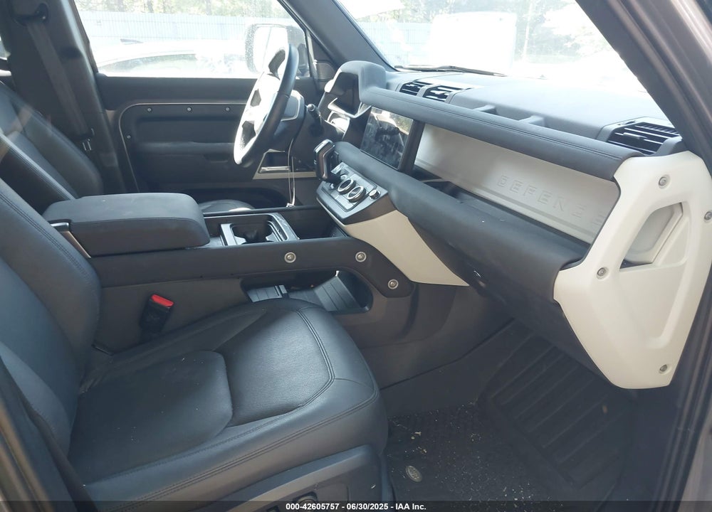 2023 LAND ROVER DEFENDER VIN: SALEJ7EXXP2205706