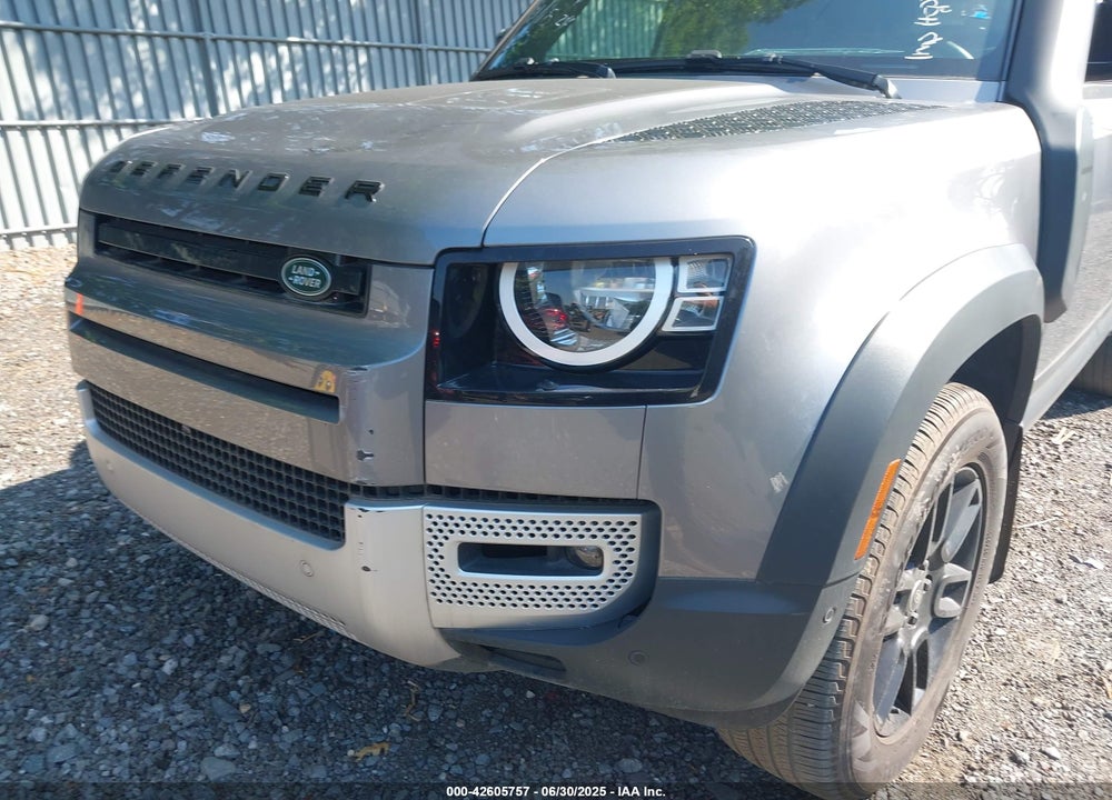 2023 LAND ROVER DEFENDER VIN: SALEJ7EXXP2205706