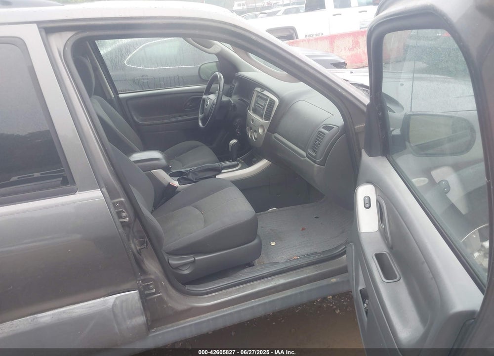 2006 MAZDA TRIBUTE I VIN: 4F2YZ02Z76KM18492