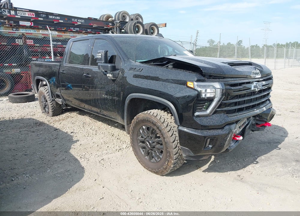 2025 CHEVROLET SILVERADO 2500HD 4WD STANDARD BED LTZ VIN: 2GC4KPEY0S1120729