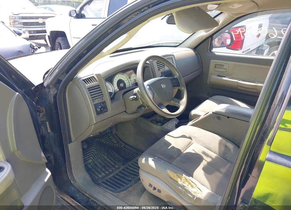 2005 DODGE DAKOTA SLT VIN: 1D7HW48N05S119919