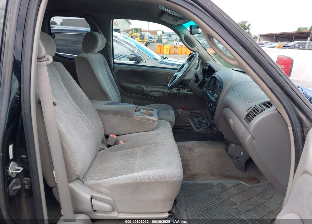 2002 TOYOTA TUNDRA SR5 V8 VIN: 5TBRT34112S285190