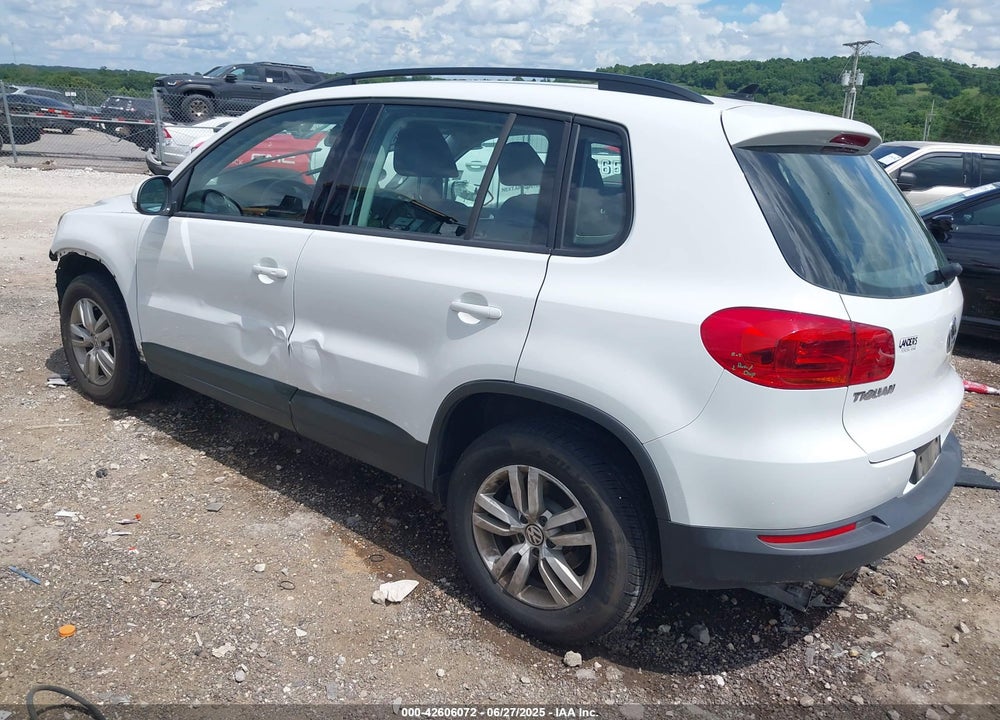 2017 VOLKSWAGEN TIGUAN VIN: WVGAV7AX3HK018868